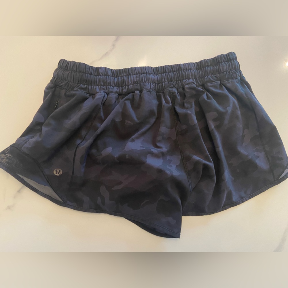 Hotty hot low rise lined 2.5 shorts camo